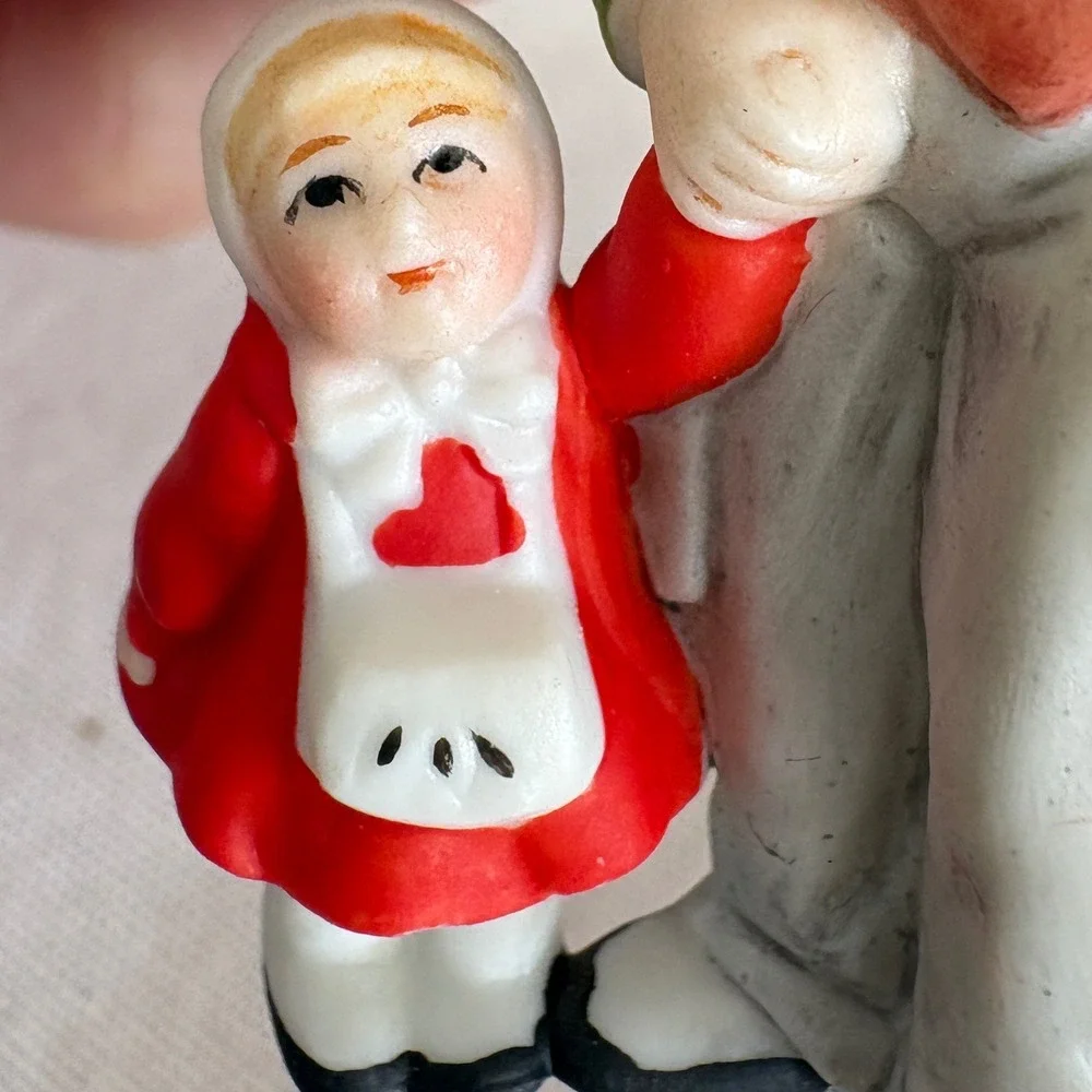Lefton Porcelain Figurines Winter Ice Skating Set‎ of 3 Vintage